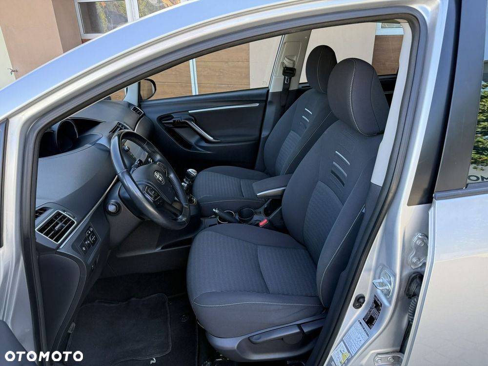 Toyota Verso 1.6 D-4D Active 7os EU6 - 19