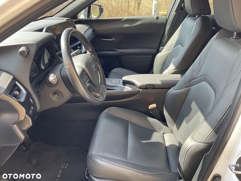 Lexus UX 250h GPF F Sport Design 2WD - 16