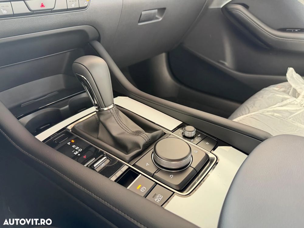 Mazda 3 e-Skyactiv X186 AT MHEV Center-Line - 14