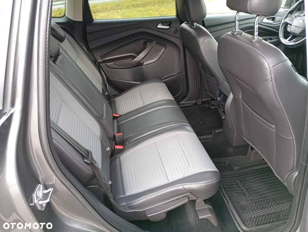 Ford Kuga 2.0 TDCi 4x4 Titanium - 25