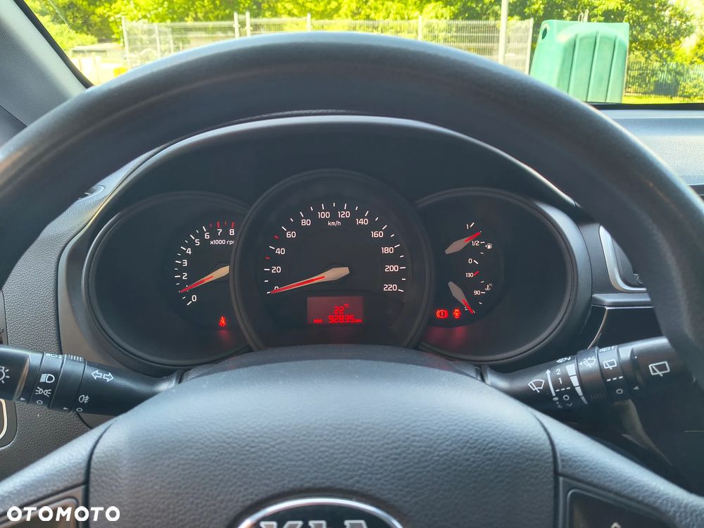 Kia Rio 1.2 M - 10