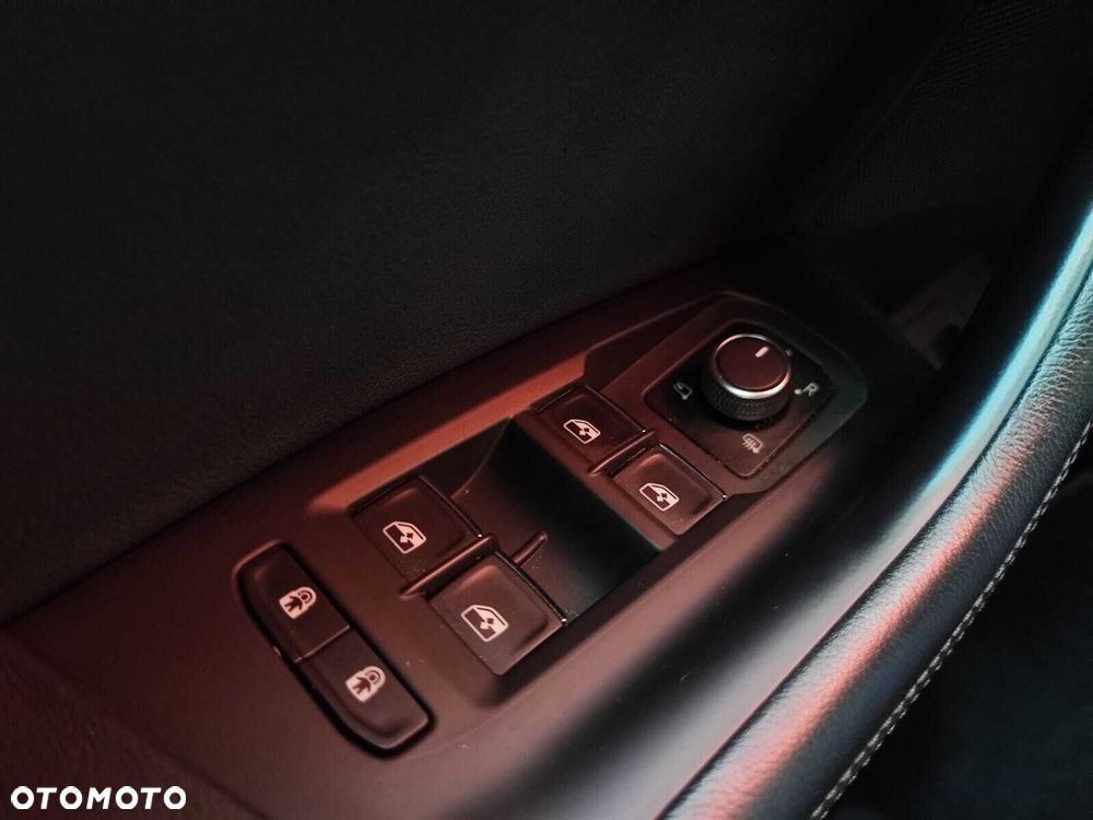 Volkswagen Touareg 3.0 V6 TDI SCR 4Mot R-Line - 29