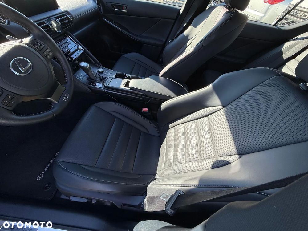 Lexus IS - 20