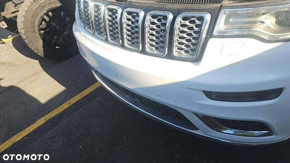 Jeep Grand Cherokee - 16