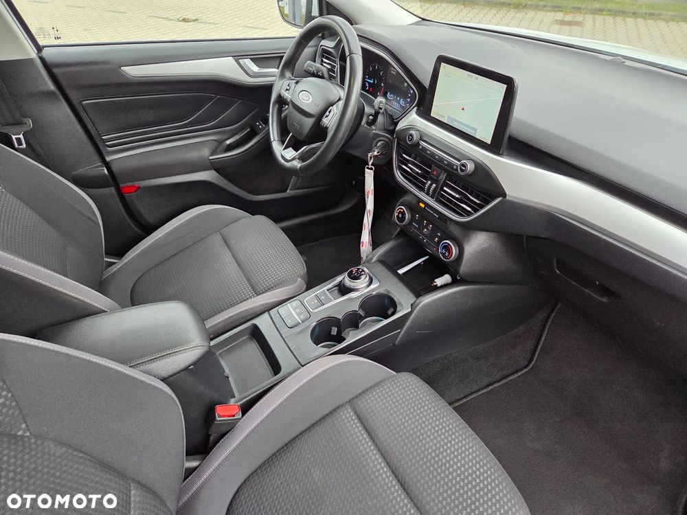 Ford Focus 1.5 EcoBlue Start-Stopp-System TITANIUM - 32