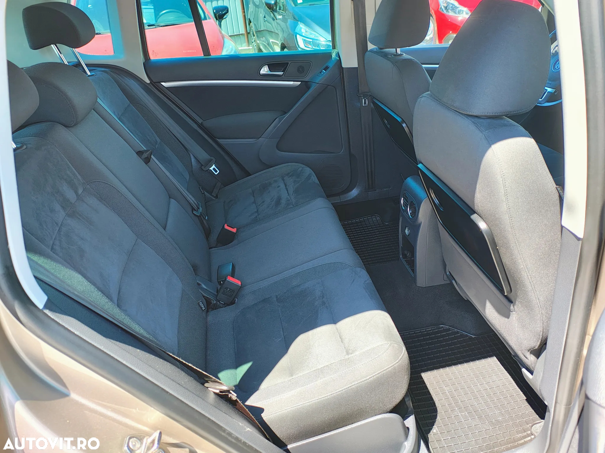 Volkswagen Tiguan 2.0 TDI DPF BlueMotion Technology Lounge Sport & Style - 7