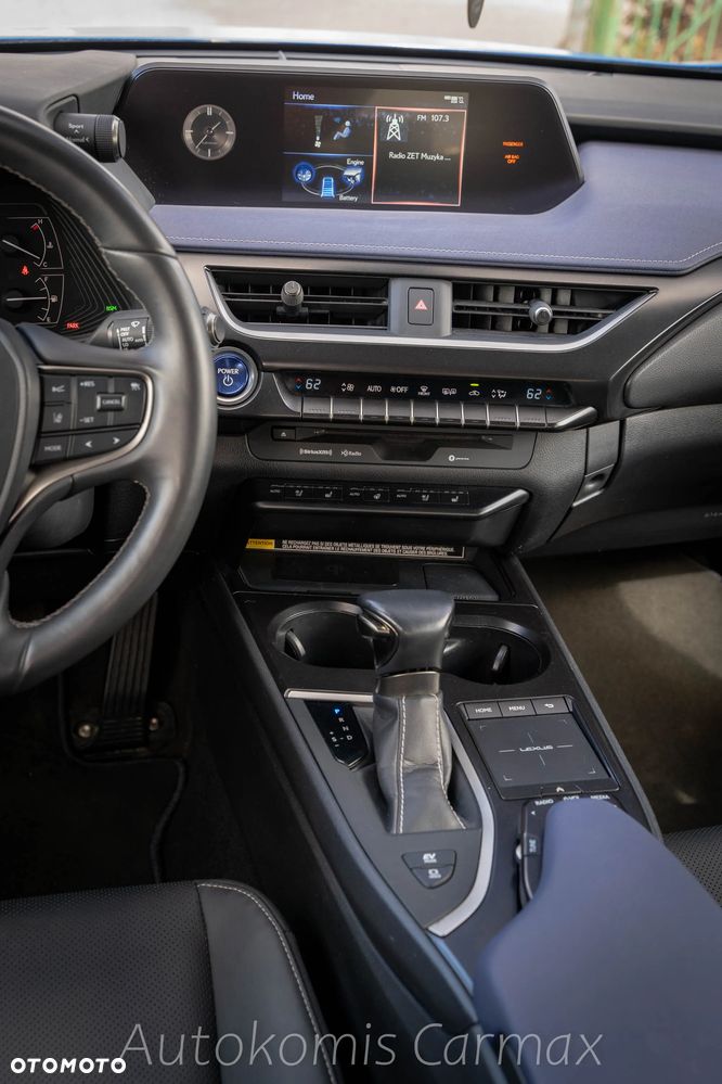 Lexus UX 250h - 28