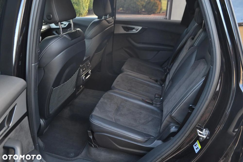 Audi Q7 - 11
