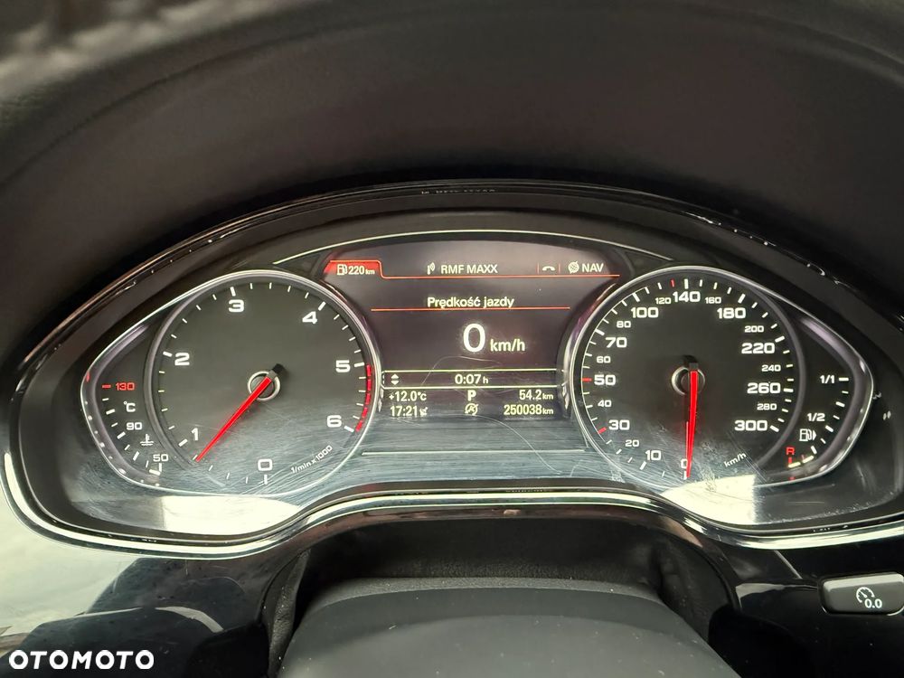Audi A8 3.0 TDI L Quattro - 38