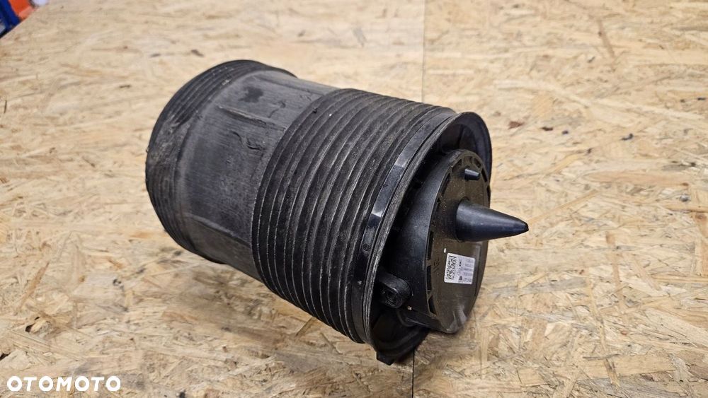 BENTLEY BENTAYGA PODUSZKA PNEUMATYCZNA Tył PRAWA 4M0616002AC - 1