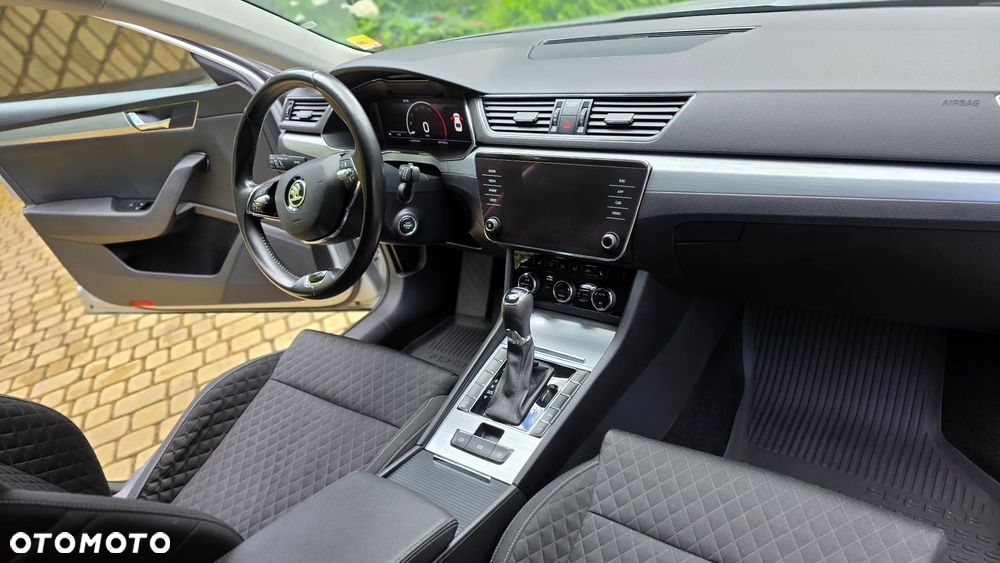 Skoda Superb 2.0 TDI SCR Active DSG - 5