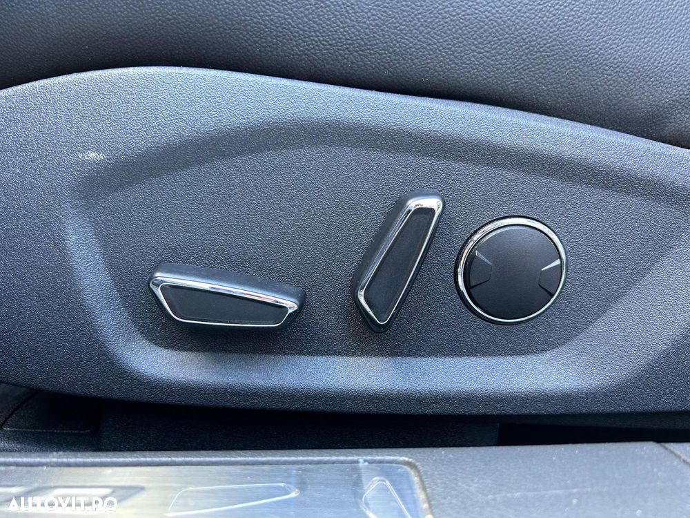 Ford Mondeo 2.0 HEV Titanium - 17