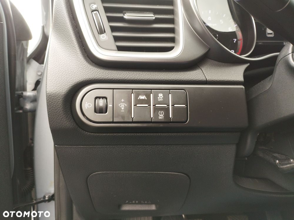 Kia Ceed 1.5 T-GDI M - 26