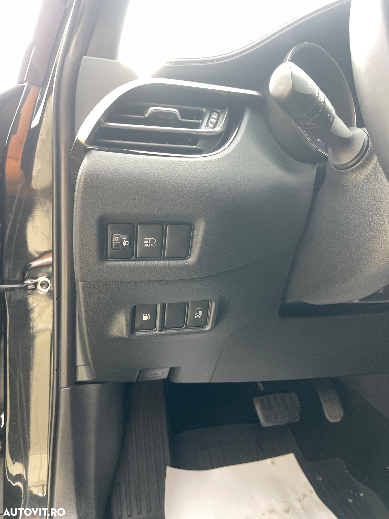 Toyota C-HR Hybrid Club - 31