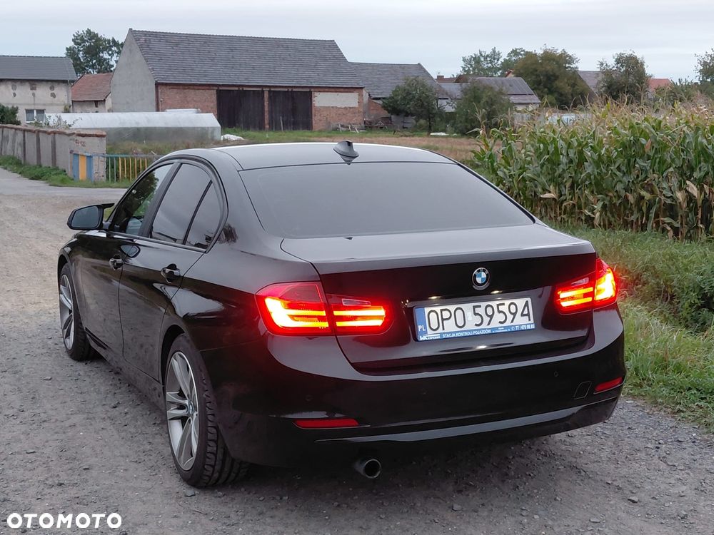 BMW Seria 3 318d Sport Line - 16