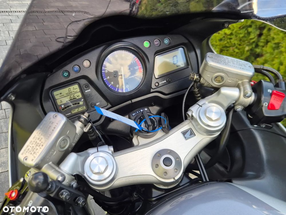 Honda CBR - 23