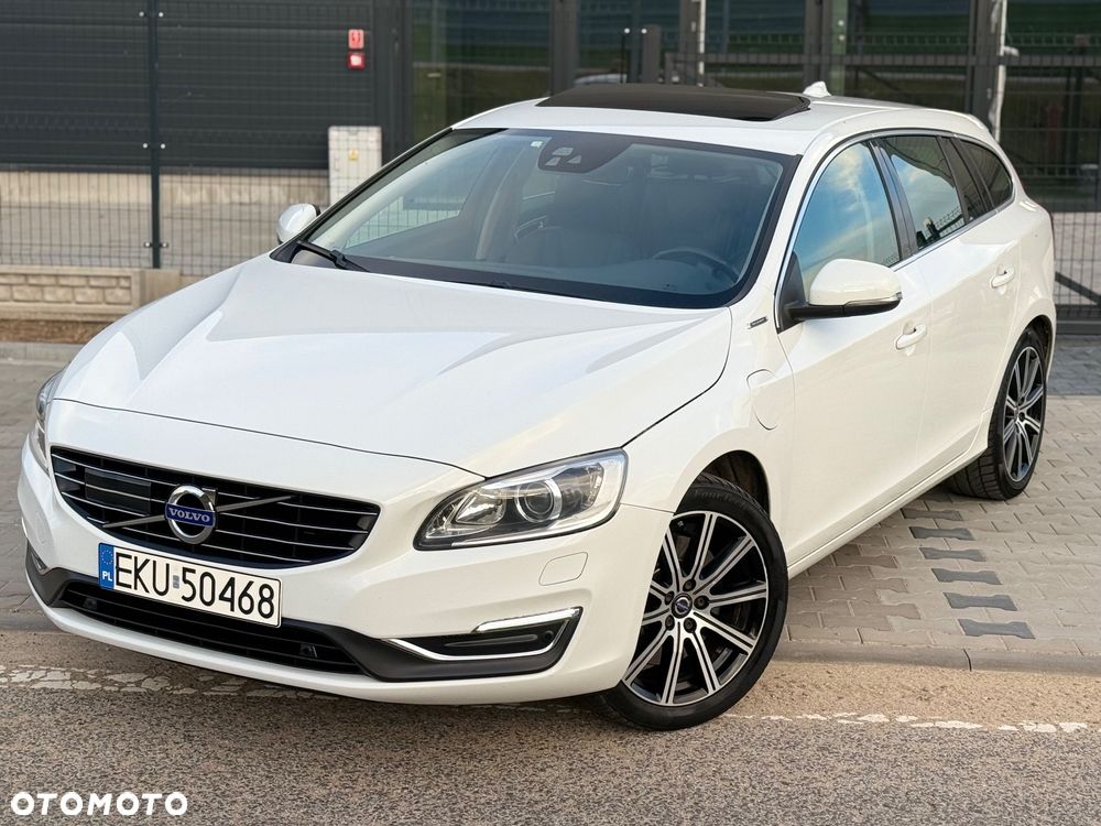 Volvo V60 D6 AWD Plug-in Hybrid Summum - 4