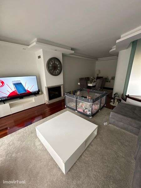 Moradia germinada T3 com cerca de 300 m2 - Grande imagem: 3/8