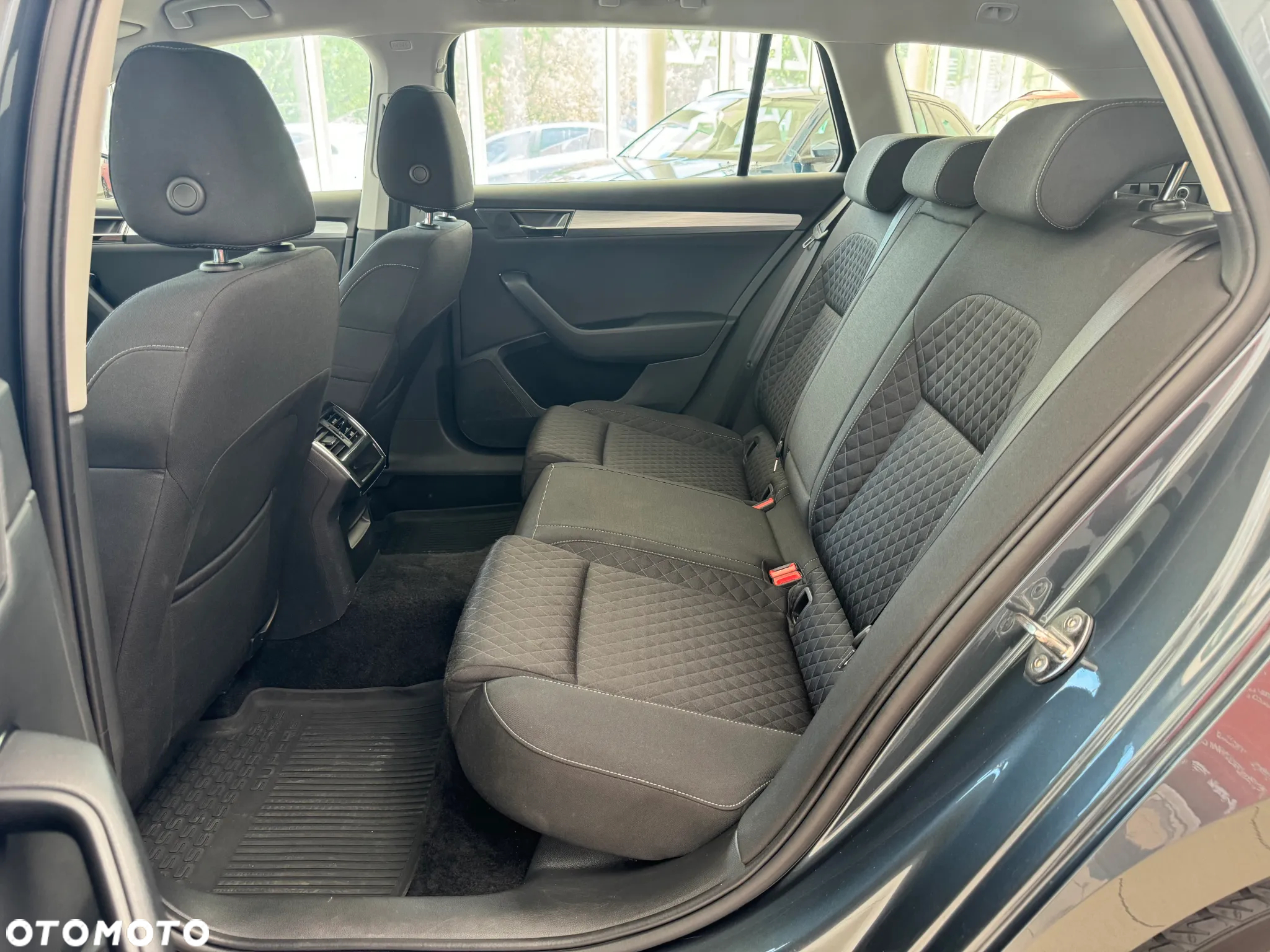 Skoda Superb 1.5 TSI Ambition DSG - 16
