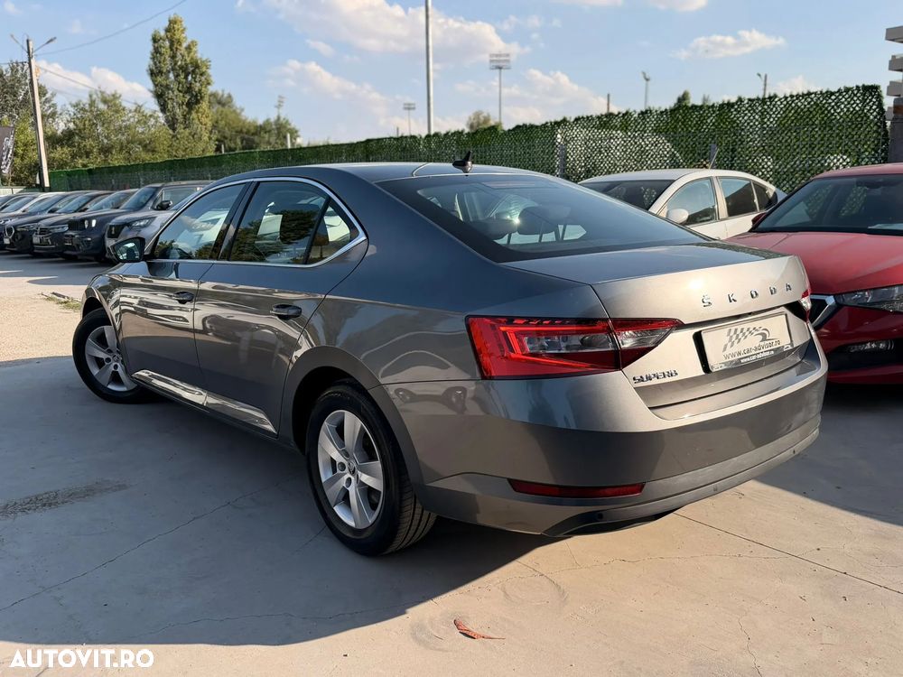 Skoda Superb 2.0 TDI DSG Style - 9