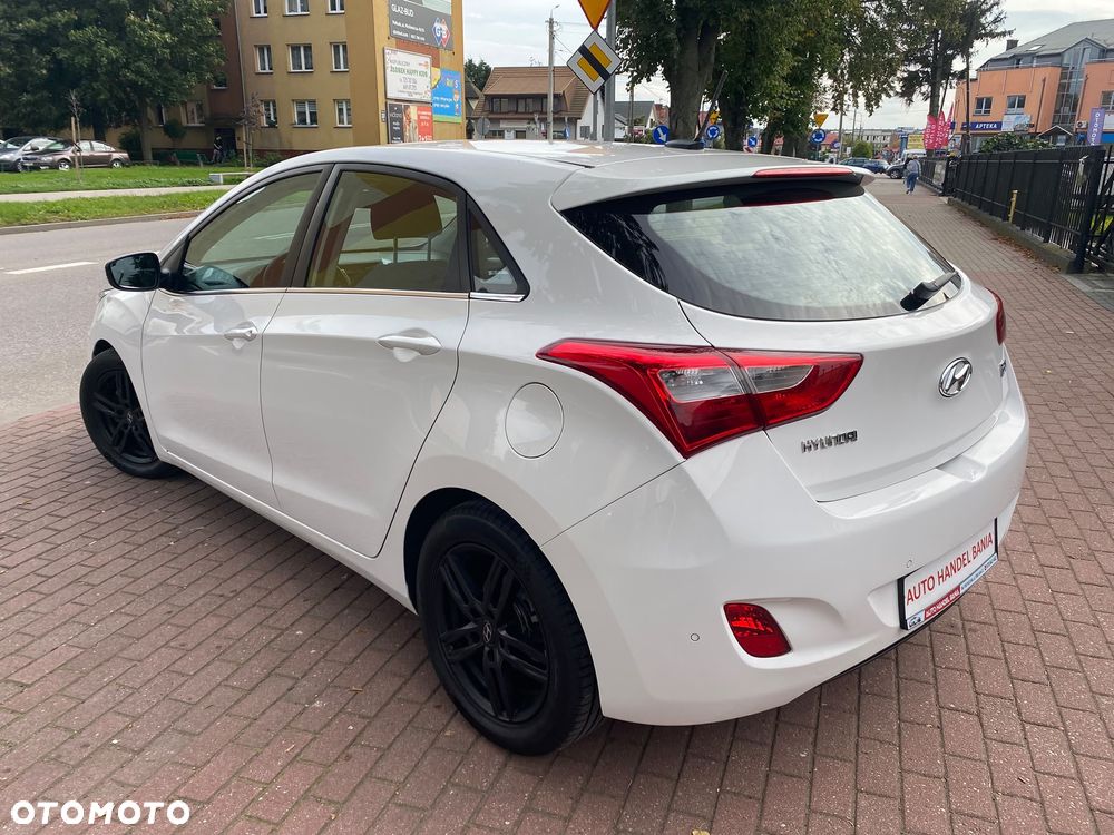Hyundai i30 1.6 Trend - 18
