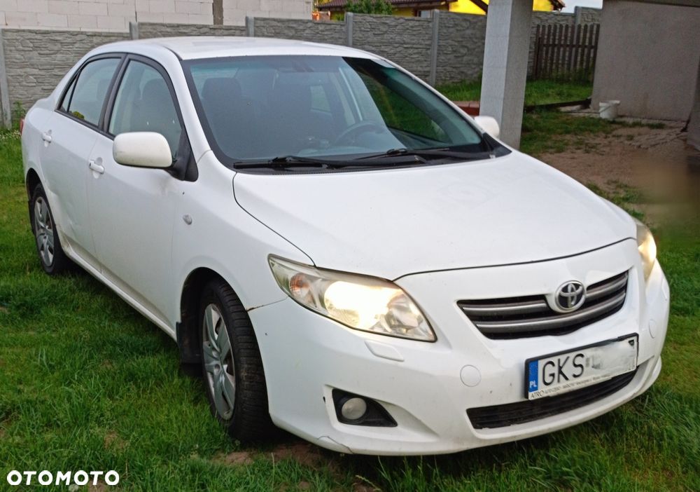 Toyota Corolla - 1
