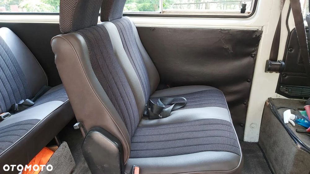 Volkswagen Transporter - 16
