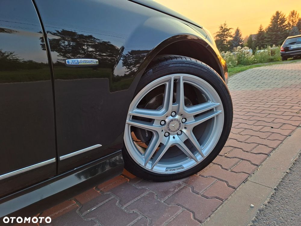 Mercedes-Benz Klasa C 200 CGI BlueEff Avantgarde - 37