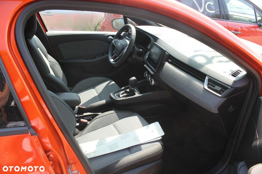 Renault Clio - 6