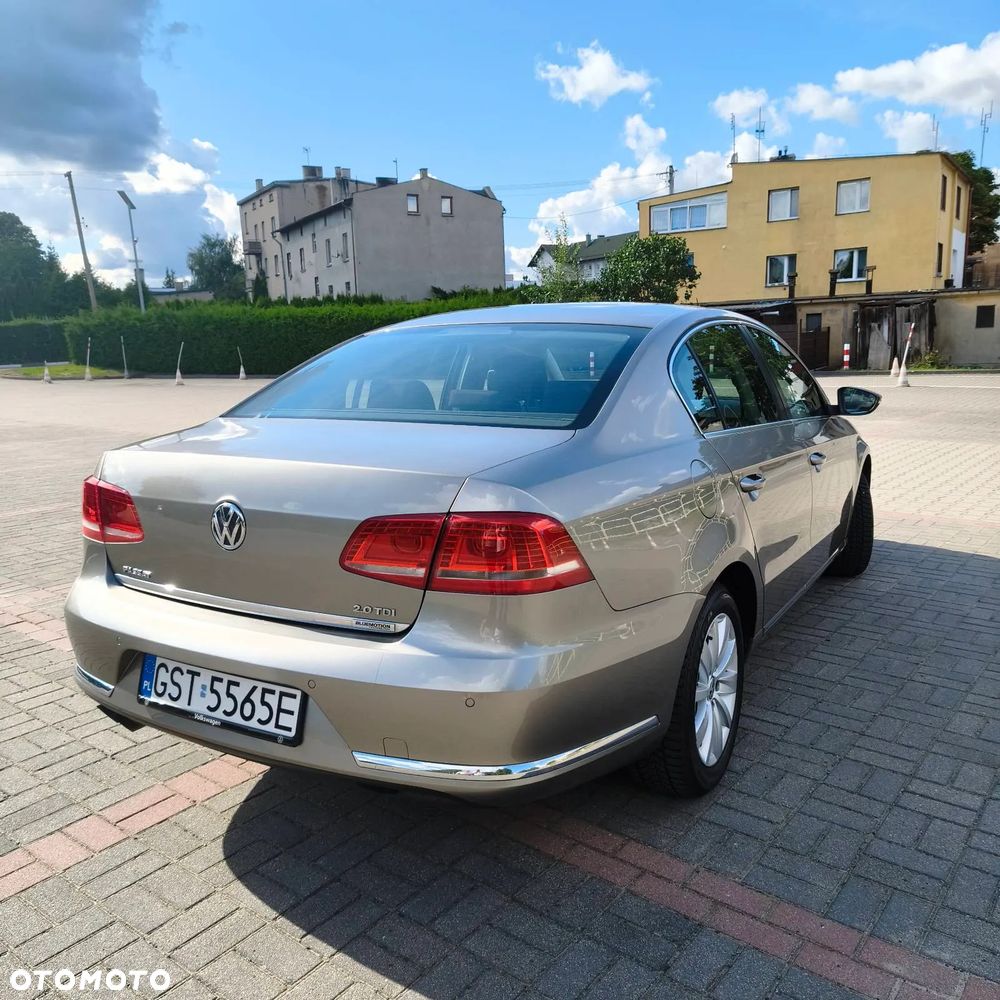 Volkswagen Passat 2.0 TDI Comfortline - 14