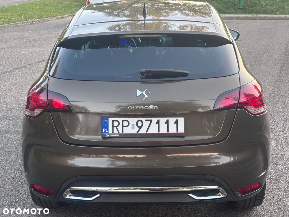 Citroën DS4 e-HDi 110 EGS6 SoChic - 23