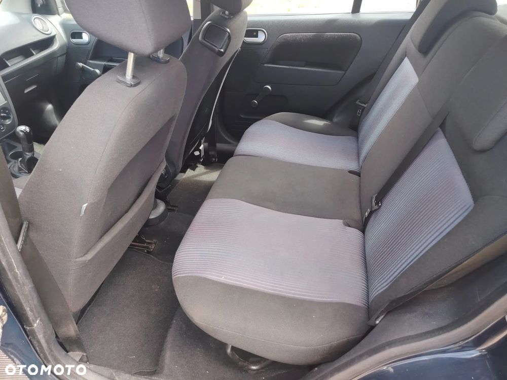 Ford Fusion 1.4 + - 17