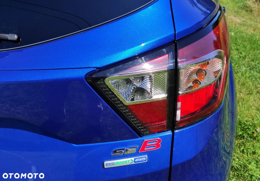 Ford Escape 2.0 EcoBoost AWD Titanium - 9