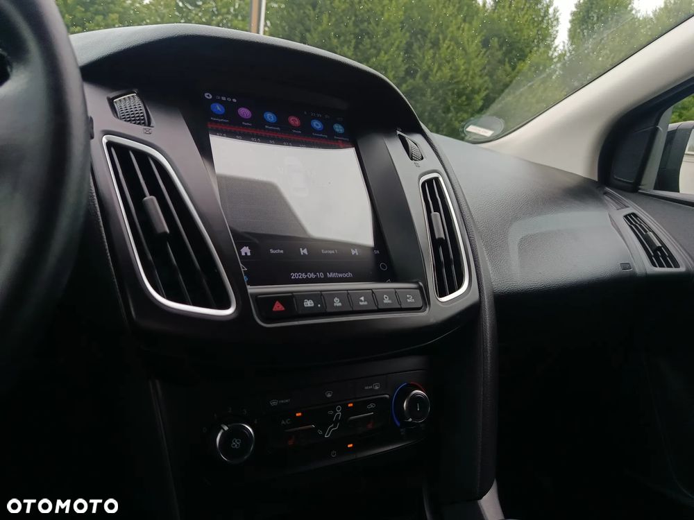Ford Focus 1.0 EcoBoost Trend - 28