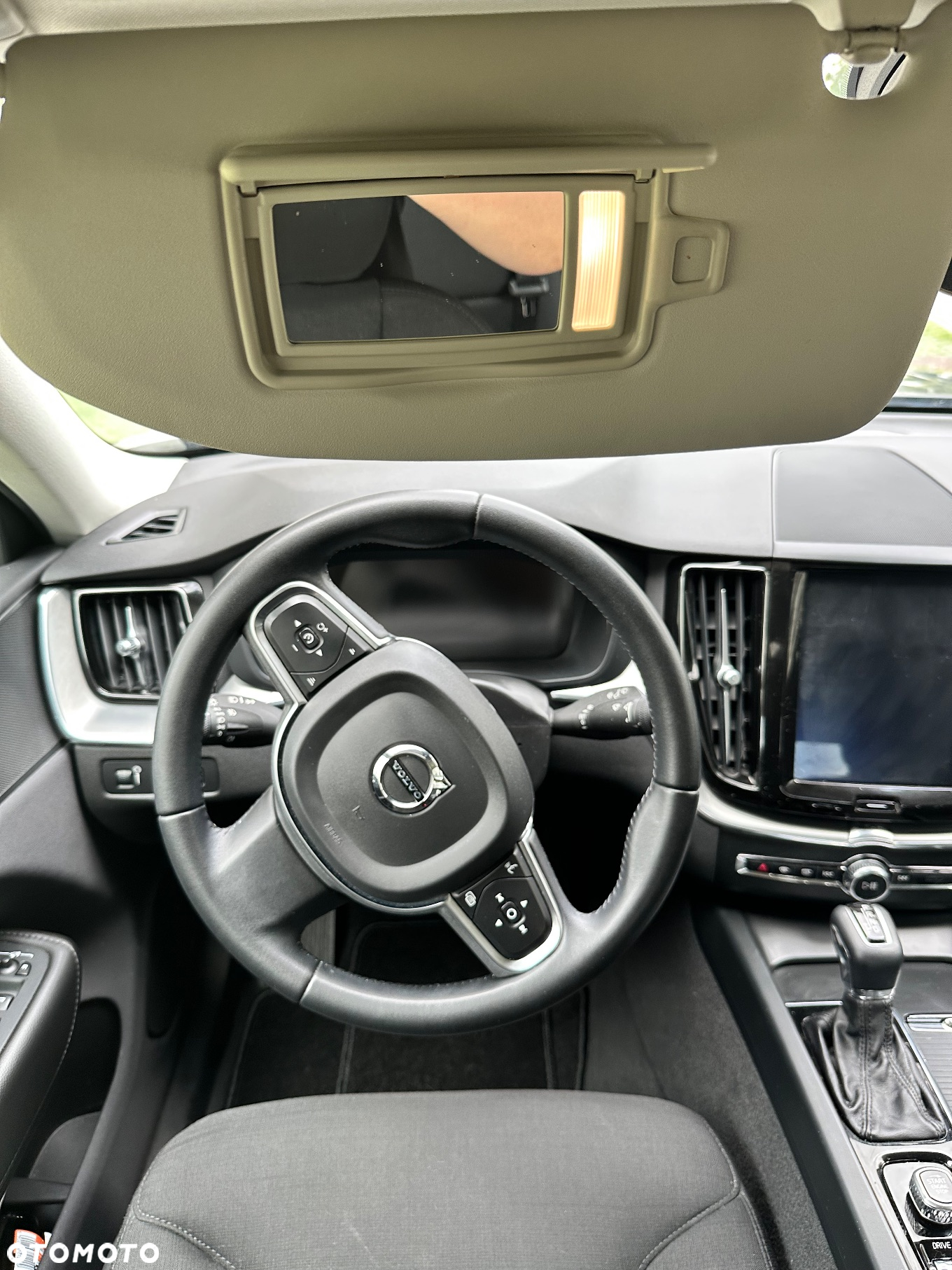 Volvo XC 60 T4 Momentum - 29