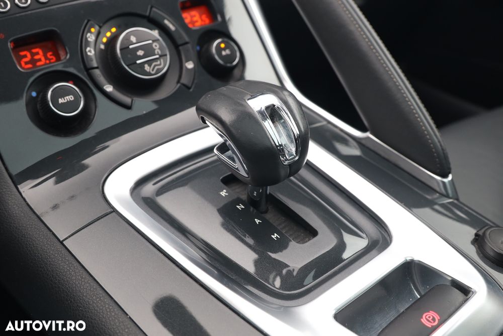 Peugeot 3008 HYbrid4 2.0 HDI FAP ETG + Electric - 23