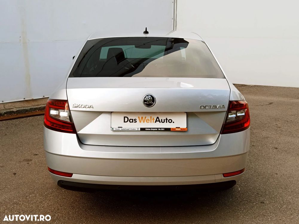 Skoda Octavia 2.0 TDI DSG Ambition - 13