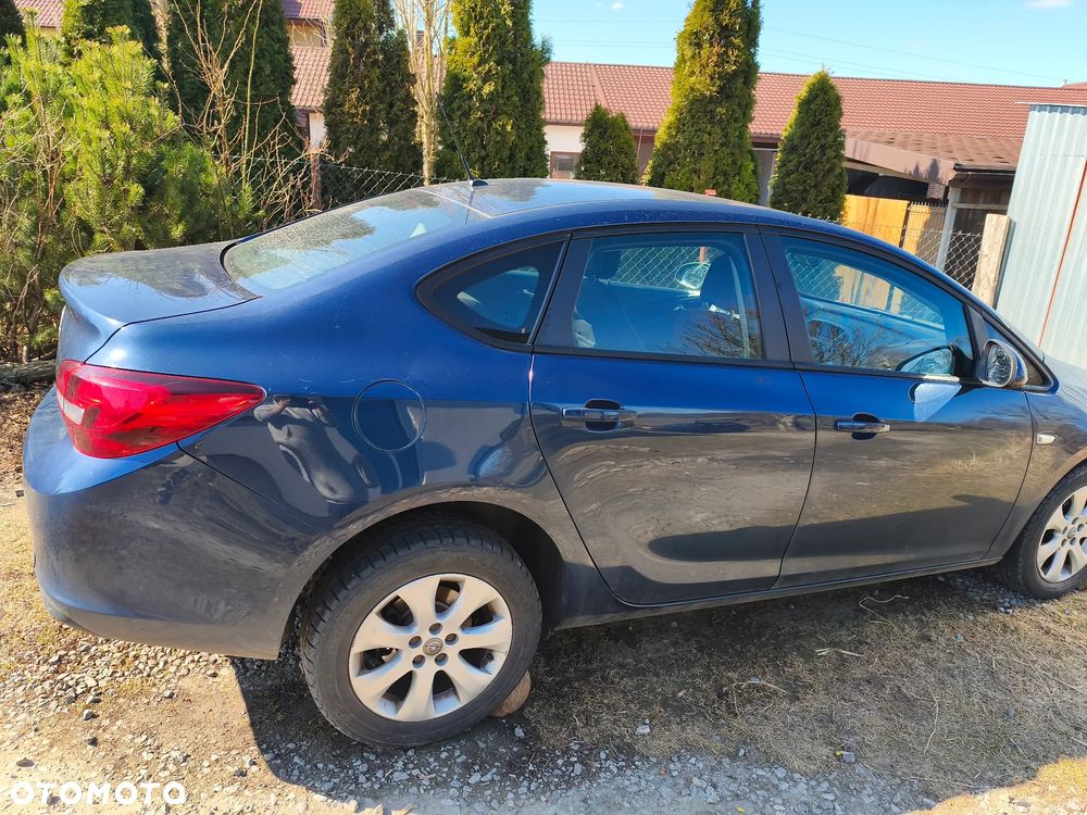 Opel Astra - 4