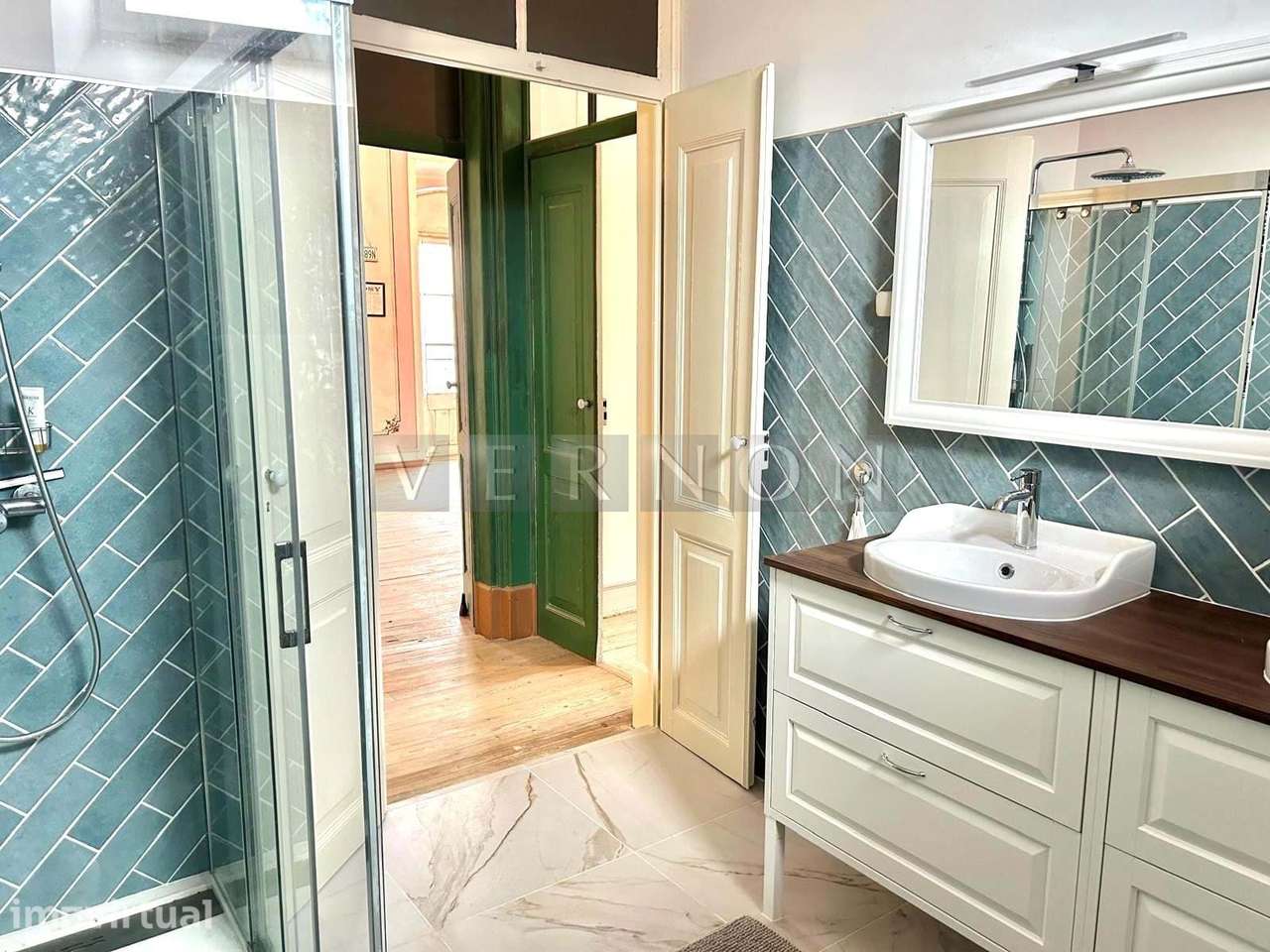 Algarve, Lagoa para venda, edifício histórico com apartamento T2 e zon - Grande imagem: 4/31