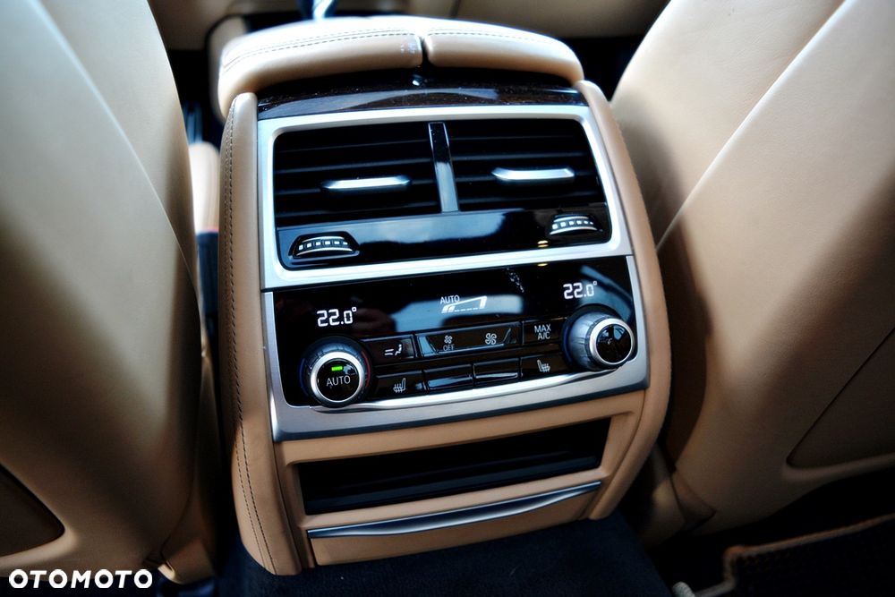 BMW Seria 7 750Li xDrive - 10