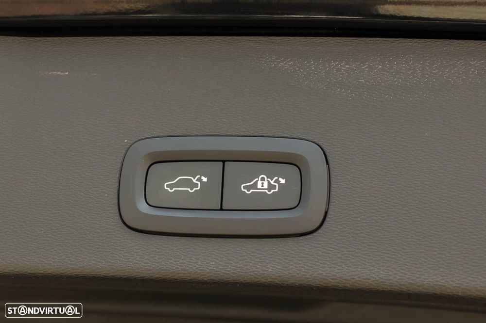 Volvo C40 Recharge Single Motor Plus - 10