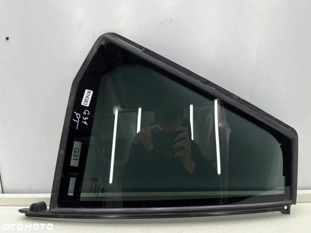 Szyba boczna BMW 5 G31 kombi 17-24r. prawa tylna w drzwi trójkąt ciemna przyciemniona fabrycznie - 1