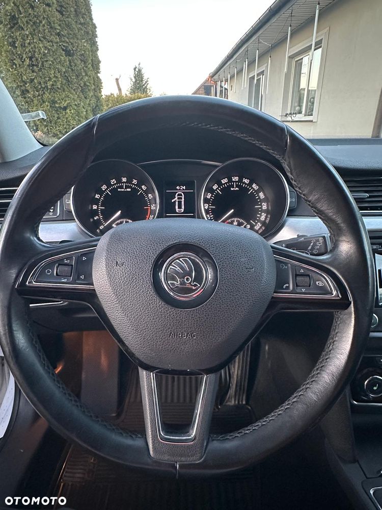 Skoda Superb 2.0 TDI 4x4 Elegance DSG - 23