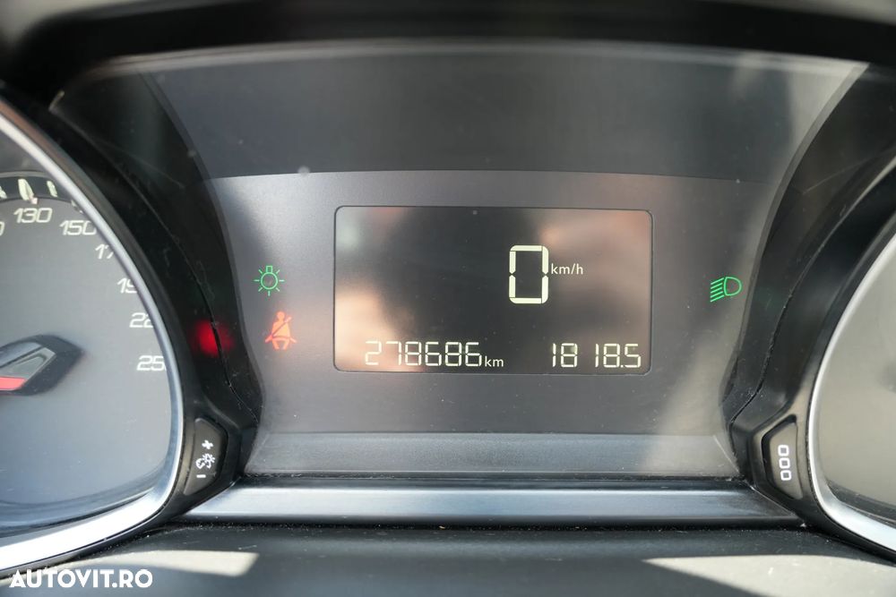 Peugeot 308 1.6 HDI FAP Allure - 7