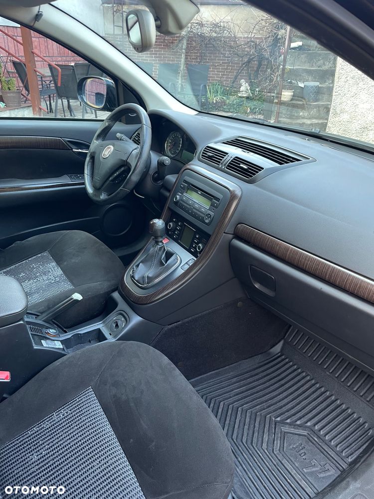 Fiat Croma 1.9 JTD Emotion - 7