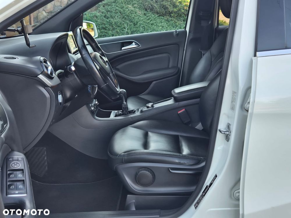 Mercedes-Benz Klasa B 180 CDI (BlueEFFICIENCY) - 21
