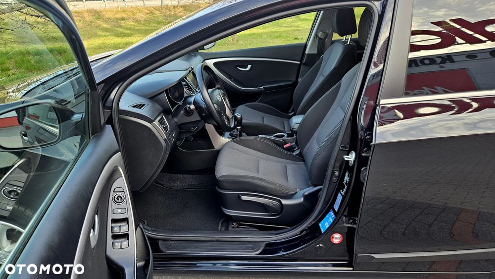 Hyundai i30 1.6 Fifa World Cup Edition - 25