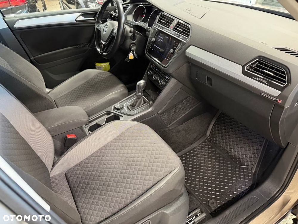 Volkswagen Tiguan - 16