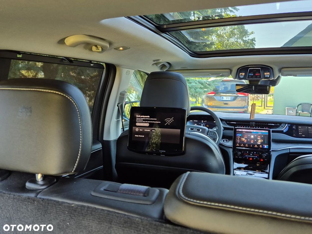 Jeep Grand Cherokee - 26