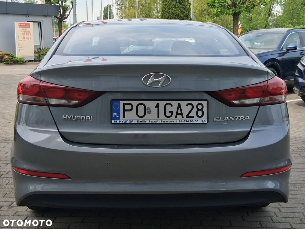 Hyundai Elantra 1.6 Comfort - 7